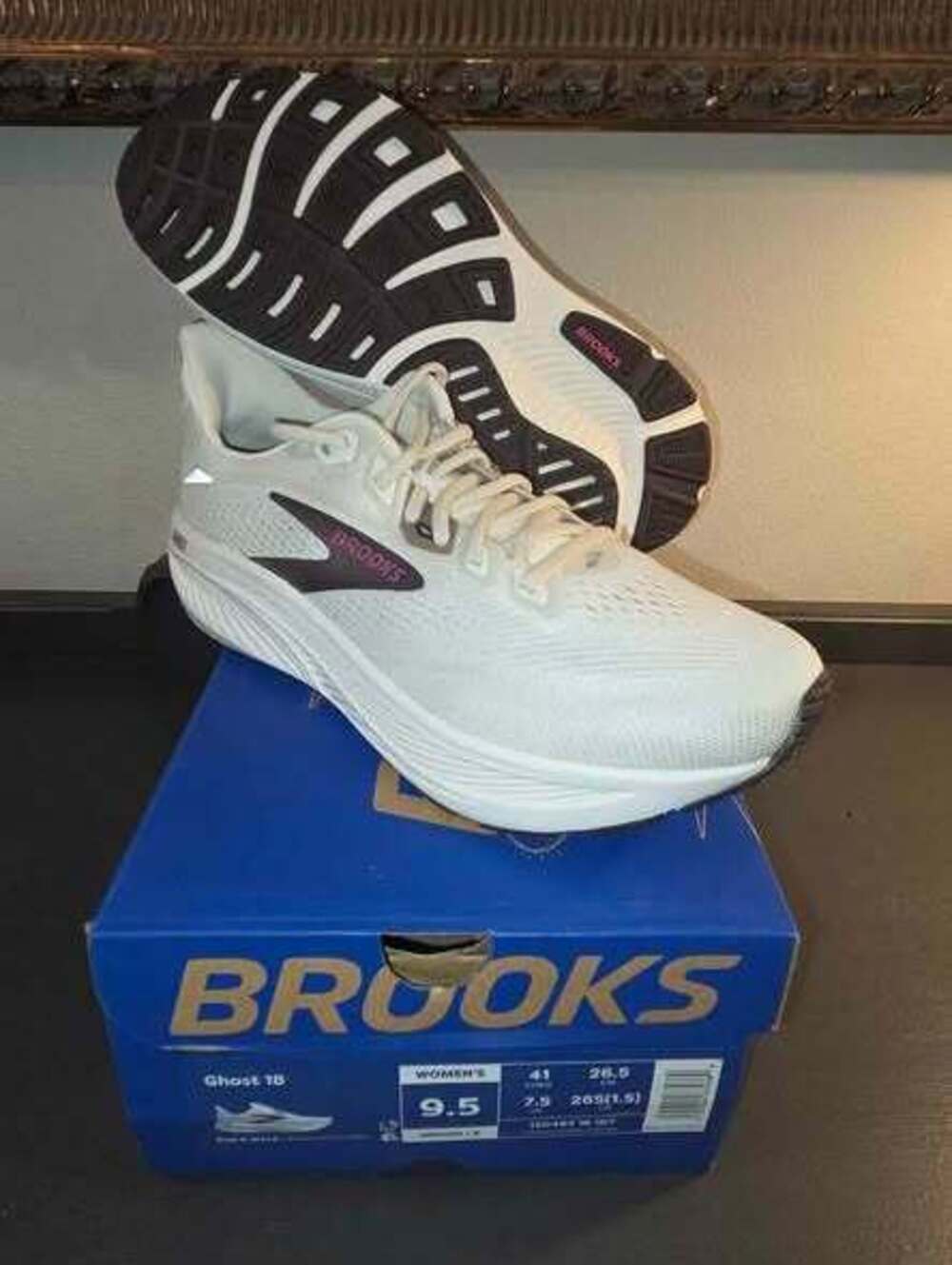 Brooks Ghost 18 Women's Size 9.5